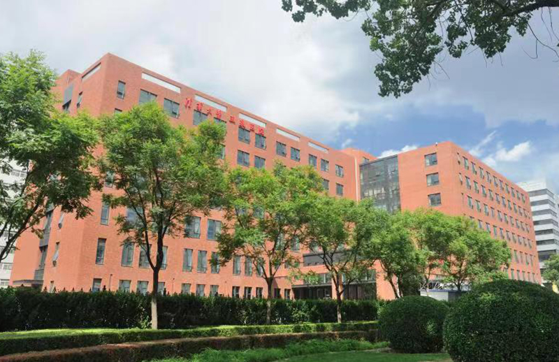 yuquan host title for